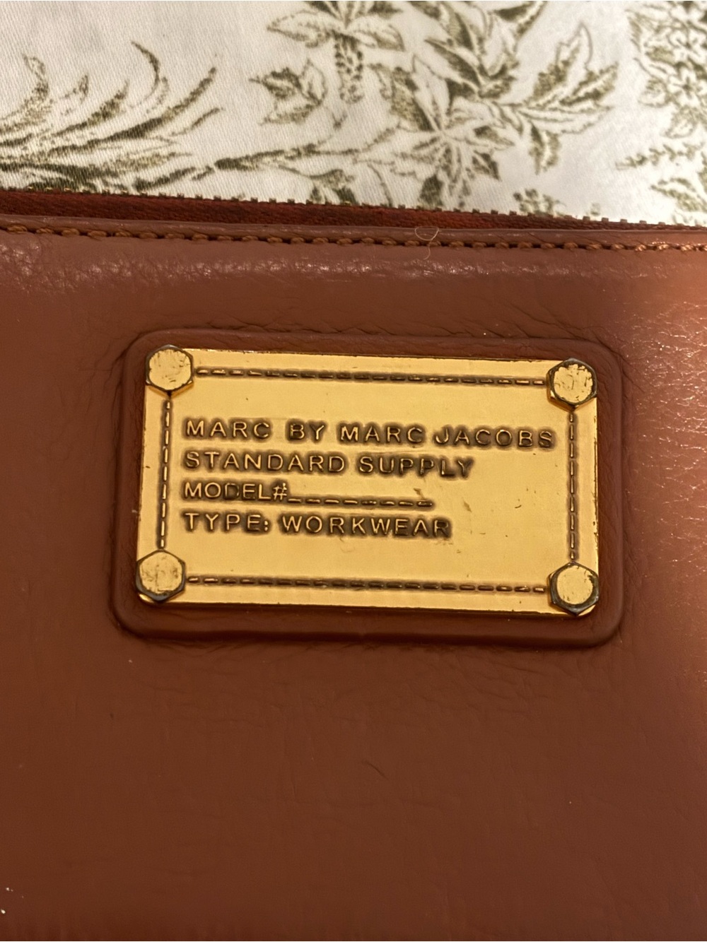 Marc by Marc Jacobs Cognac Brown Leather Zip-Around Wallet with Gold Plate - Picture 3 of 7
